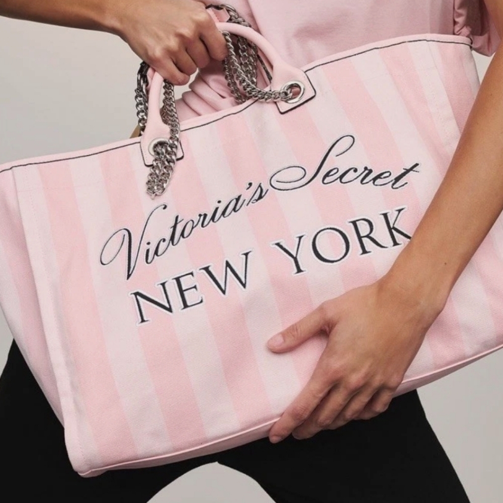 2025 VICTORIA'S SECRET NEW YORK CITY EXCLUSIVE TOTE BAG PINK HERITAGE STRIPE